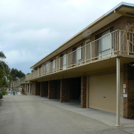 Allambi Holiday Apartments Lakes Entrance Exterior photo